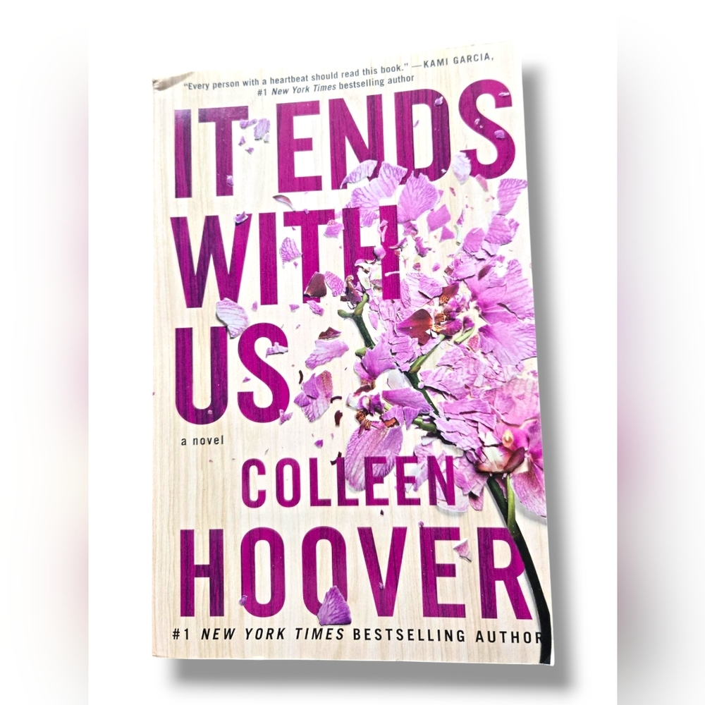 'It Ends With Us' Paperback Book by Colleen Hoover (now a Blake Lively Movie)